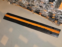Rubber kabelbrug met lengte 97 cm. 10 stuks. worden voor de hand uitgegeven vanaf pallet. - afbeelding 2 van  3