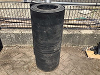 Rubber mat 10 meter lang 99cm breed 8mm dik kabel beschermer - afbeelding 1 van  3