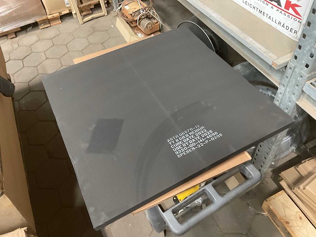Rubber sheet cellular (10x) - afbeelding 1 van  4
