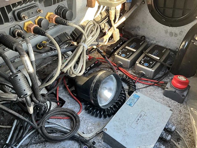 Rubberbrigade - tornado - rigid inflatable boat met trailer - afbeelding 13 van  38