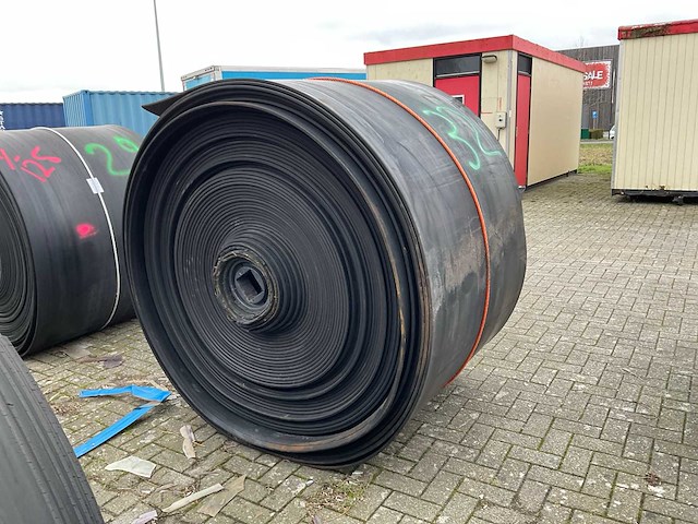 Rubberen rol 150 meter - afbeelding 1 van  6