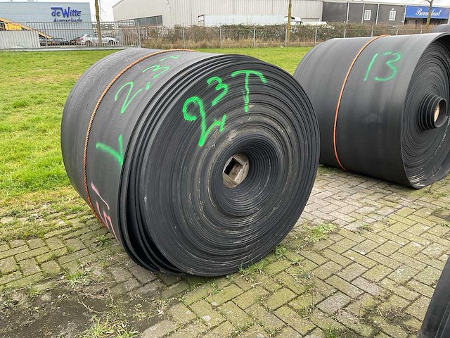 Rubberen rol 151 meter - afbeelding 1 van  6