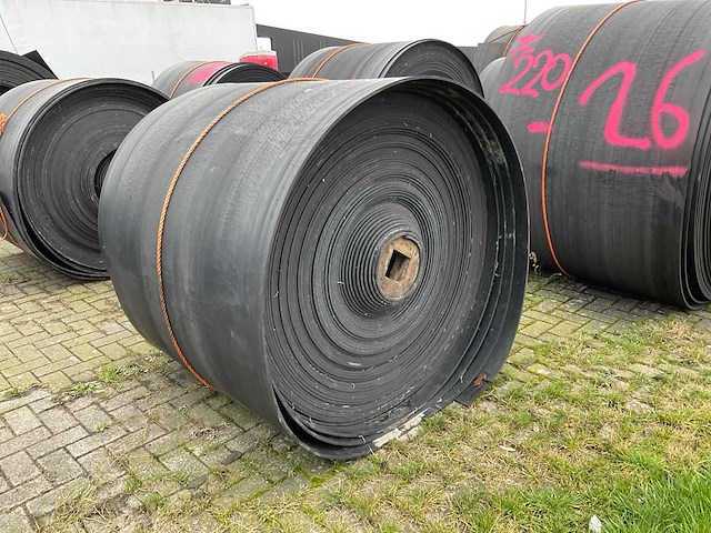 Rubberen rol 151 meter - afbeelding 2 van  6