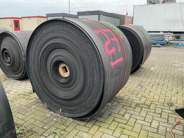 Rubberen rol 220 meter - afbeelding 1 van  6