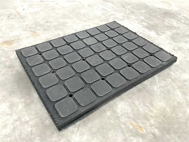 Rubberen tegel 790x590x60mm (10x) - afbeelding 1 van  6