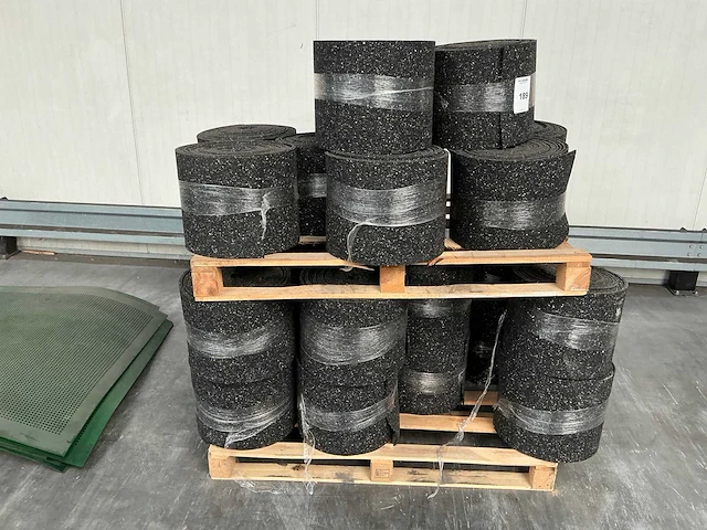 Rubbergranulaat mat op rol (24x) - afbeelding 1 van  5