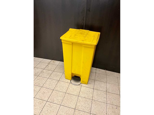 Rubbermaid afvalemmer - afbeelding 1 van  5