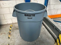 Rubbermaid brute 44 gallon afvalbak