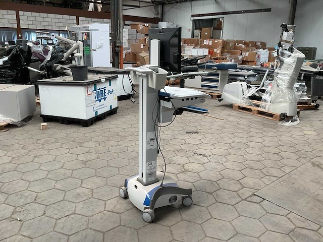 Rubbermaid hospital cart computer monitor - afbeelding 2 van  3