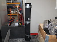 Rubberrol met traanplaat motief. rolbreedte 140 cm. - afbeelding 1 van  2