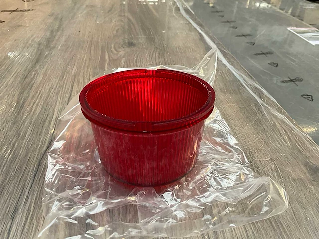 Rubbolite 38 - rood - rond hoog - trailerverlichting (200x) - afbeelding 2 van  8