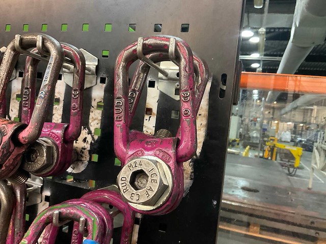 Rud hijsogen op frame - afbeelding 3 van  5