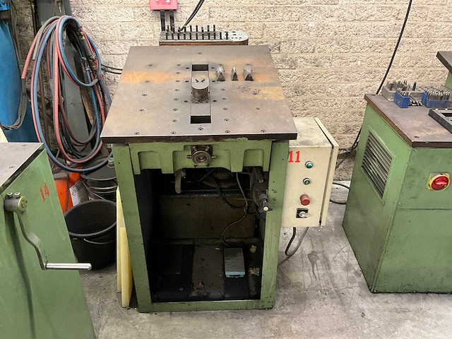 Rudolf rischer hydraulische pedaal buigmachine - afbeelding 1 van  8