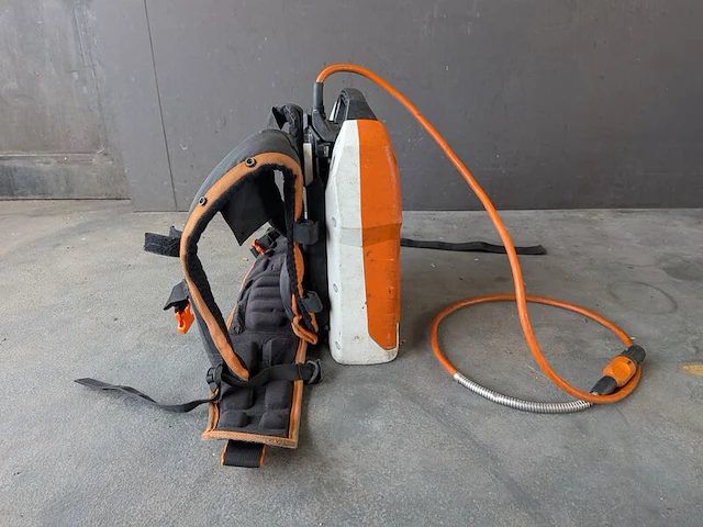 Ruggedragen accu en bladblazer, stihl, ar3000l & bga200 - afbeelding 3 van  20