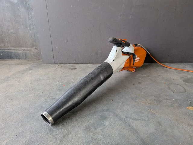 Ruggedragen accu en bladblazer, stihl, ar3000l & bga200 - afbeelding 14 van  20