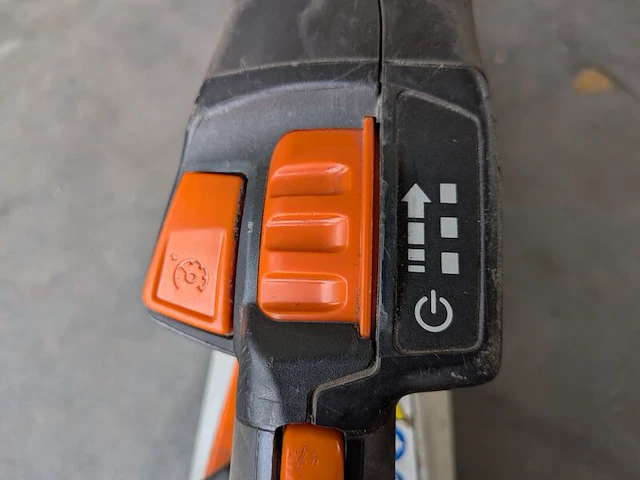 Ruggedragen accu en bladblazer, stihl, ar3000l & bga200 - afbeelding 17 van  20