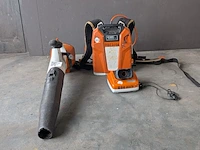 Ruggedragen accu en bladblazer, stihl, ar3000l & bga200