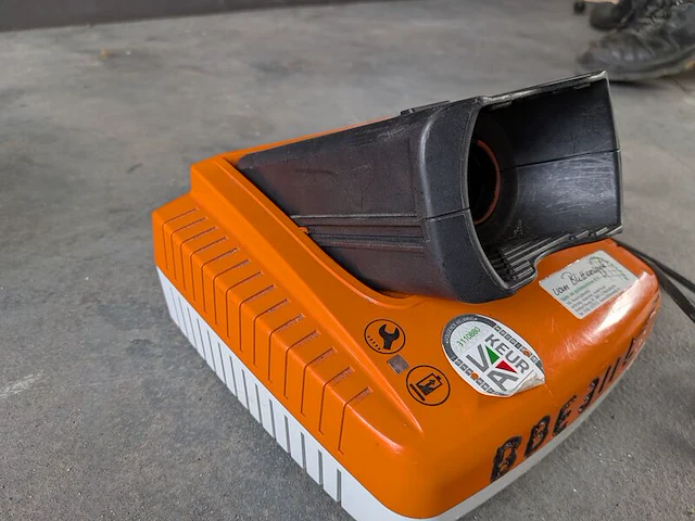 Ruggedragen accu en bladblazer, stihl, ar3000l & bga200 - afbeelding 14 van  23
