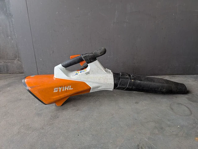 Ruggedragen accu en bladblazer, stihl, ar3000l & bga200 - afbeelding 19 van  23
