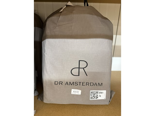 Rugzak/werktas voor werk, school en laptop met ritsvakken en schouderband, dr amsterdam, black, 2025 - afbeelding 5 van  5