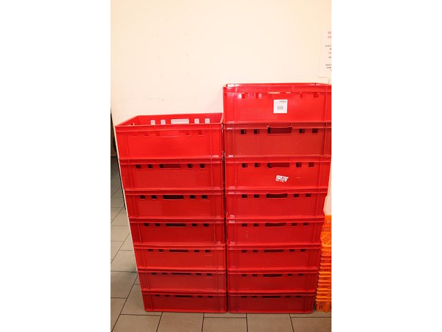 Ruim 20 stapelbare kratten in twee uitvoeringen o.a. afm. 60 x 40 x 18 cm. - afbeelding 2 van  3