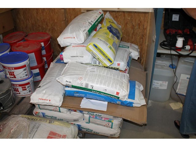 Ruim 25 zakken a 25 kg diverse mortels waaronder voegmortel, thermopal-fs33, zandcement, snelbeton planitop... - afbeelding 1 van  5
