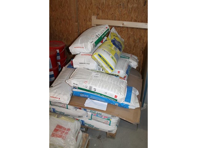 Ruim 25 zakken a 25 kg diverse mortels waaronder voegmortel, thermopal-fs33, zandcement, snelbeton planitop... - afbeelding 2 van  5