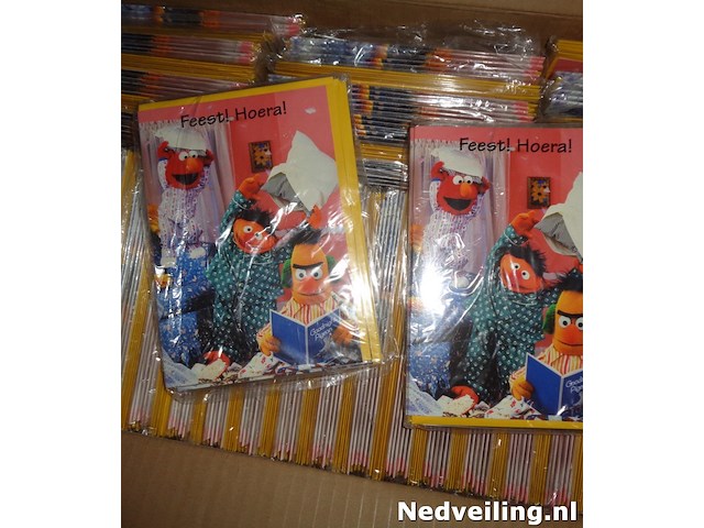 Ruim 300x feest hoera wenskaart sesamstraat met envelop - afbeelding 1 van  3