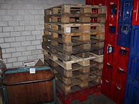 Ruim 50 pallets w.o. 30 europallets. - afbeelding 1 van  2