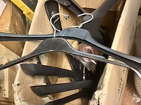 Ruim 50 x kledinghangers - afbeelding 3 van  11