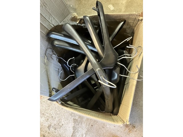 Ruim 50 x kledinghangers - afbeelding 9 van  11