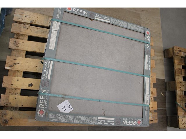 Ruim 7 m2 vloertegels met afmeting 75 x 75 cm. - afbeelding 1 van  2