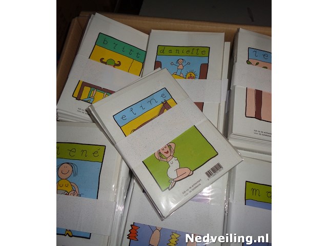 Ruim 800 naamwenskaarten jongens en meisjes - afbeelding 1 van  3