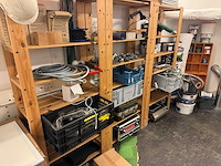 Ruimte met stellingen en inhoud - afbeelding 6 van  20