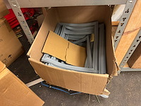 Ruimte met stellingen en inhoud - afbeelding 14 van  20