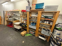 Ruimte met stellingen en inhoud - afbeelding 1 van  20