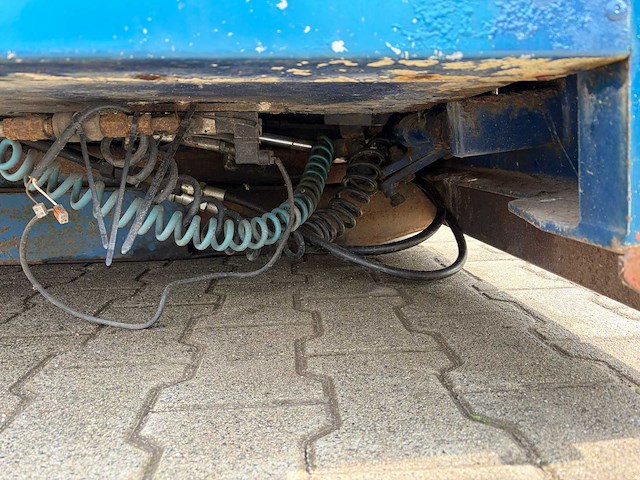 Ruizeveld afzet haakarm container met kleppen - afbeelding 9 van  9