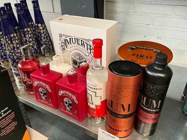Rum / gin divers (11x) - afbeelding 1 van  2