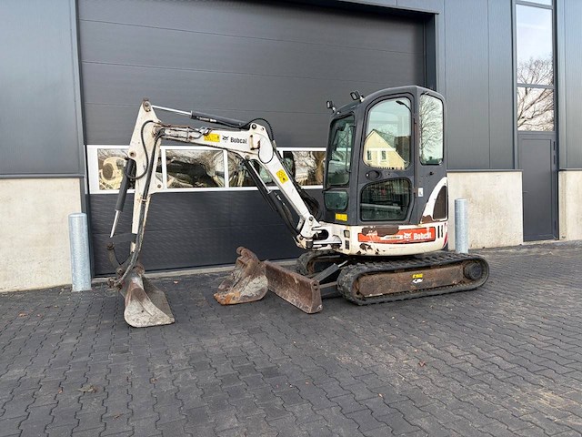 Rupsgraafmachine bobcat 425g diesel 2007 - afbeelding 1 van  1