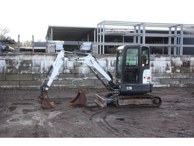 Rupsgraafmachine bobcat e26 diesel 15kw 2015 - afbeelding 1 van  1