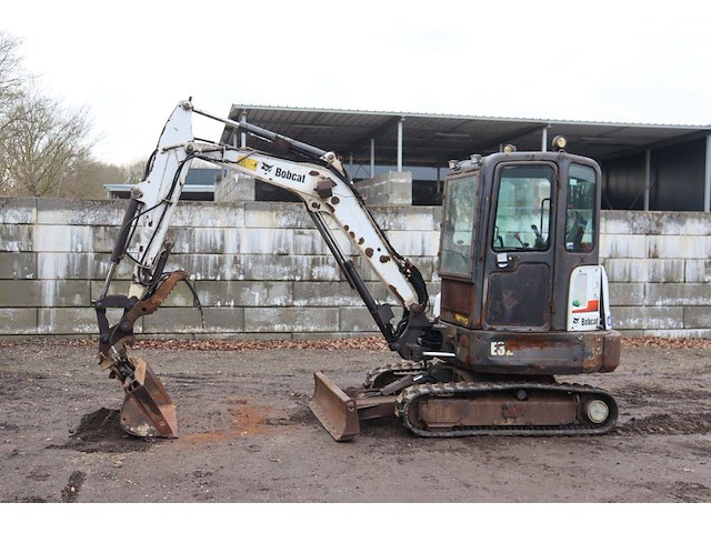 Rupsgraafmachine bobcat e32 diesel 24.4kw 2015 - afbeelding 1 van  1