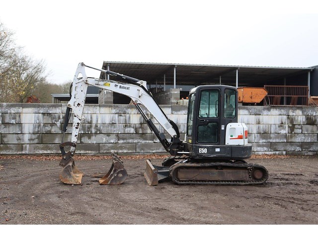 Rupsgraafmachine bobcat e50 diesel 36kw 2014 - afbeelding 1 van  1