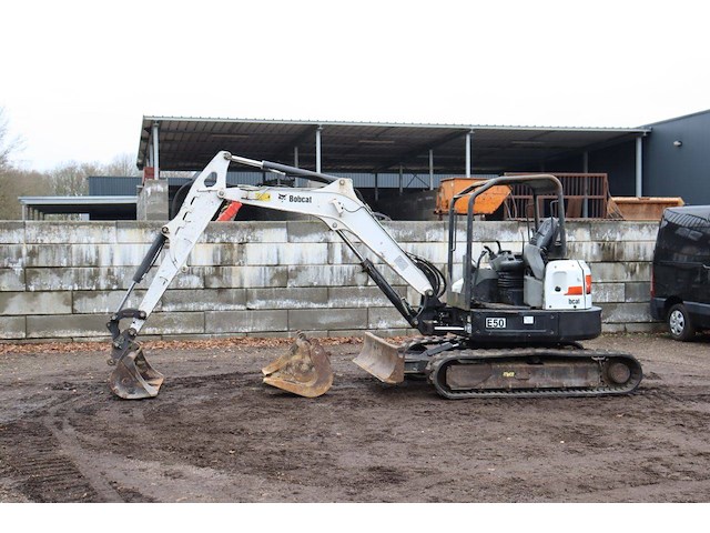 Rupsgraafmachine bobcat e50 diesel 36kw 2016 - afbeelding 1 van  1