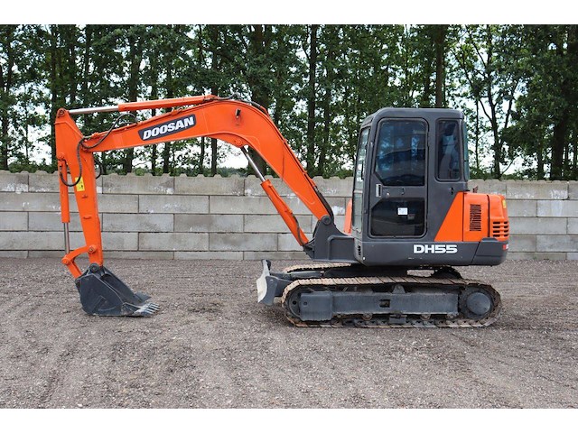 Rupsgraafmachine doosan dh55-v diesel 40kw 2010 - afbeelding 1 van  1
