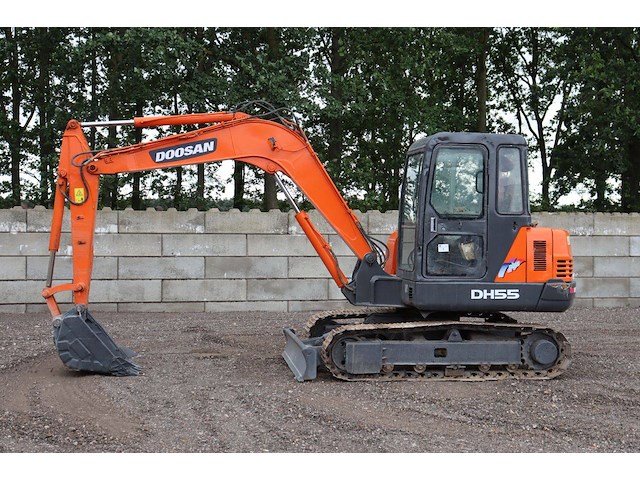 Rupsgraafmachine doosan dh55-v diesel 40kw 2010 - afbeelding 1 van  1