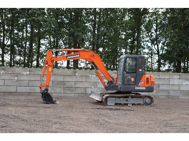 Rupsgraafmachine doosan dh55-v diesel - afbeelding 1 van  1