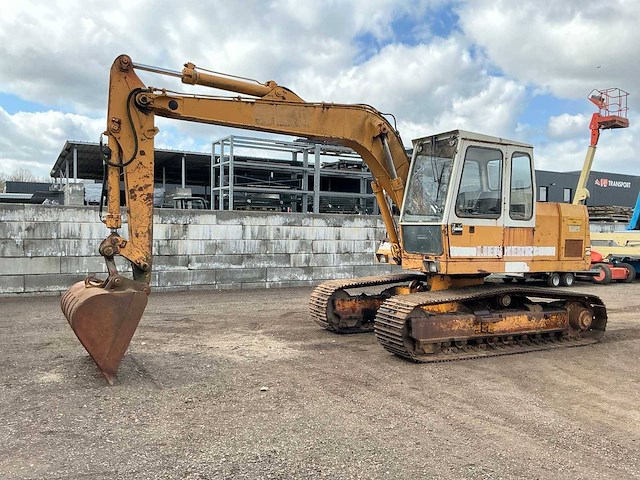 Rupsgraafmachine liebherr p900b diesel 1988 - afbeelding 1 van  1