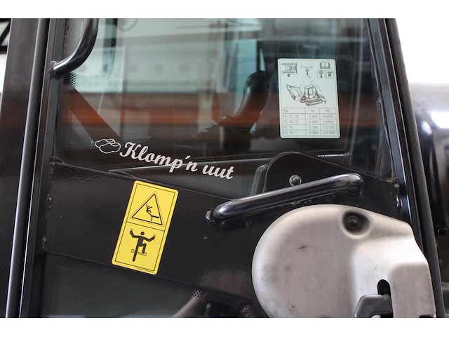 Rupsgraafmachine terex tc35. bouwjaar 2017. urenstand 1003. met drie graaf/sleuvenbakken en set voorzetlepe... onderdeel van combinatiekavel combinatiekavel van rupsgraafmachine en aanhanger. kavels b001 en b002 - afbeelding 4 van  24