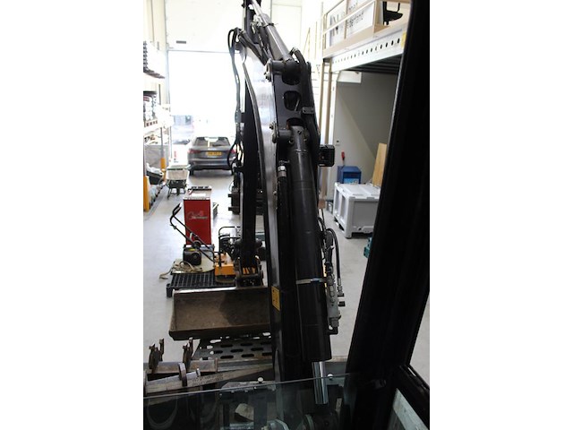 Rupsgraafmachine terex tc35. bouwjaar 2017. urenstand 1003. met drie graaf/sleuvenbakken en set voorzetlepe... onderdeel van combinatiekavel combinatiekavel van rupsgraafmachine en aanhanger. kavels b001 en b002 - afbeelding 23 van  24