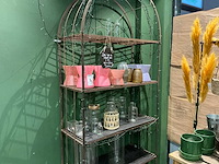 Rustieke metalen wandstelling